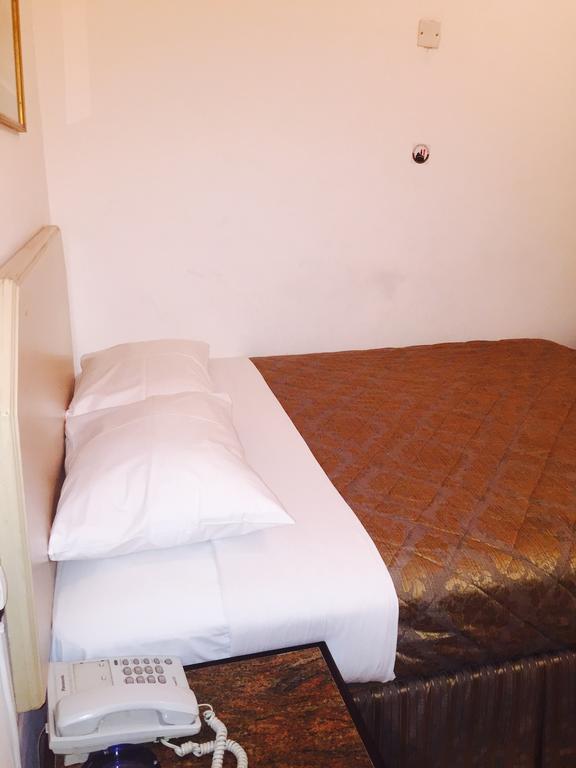 دبي Gold Plaza Guest House الغرفة الصورة